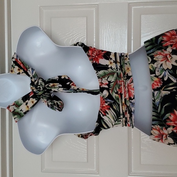 **2 piece tropical set pants and wrap top size large - Picture 8 of 11